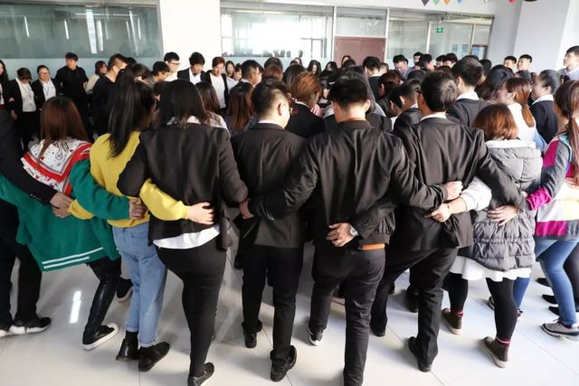 乾港生日會(huì)